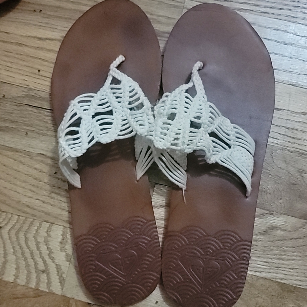 Roxy flip flops